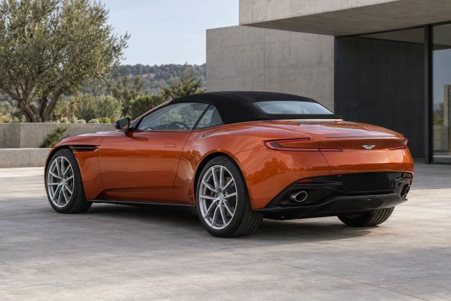Aston Martin DB11