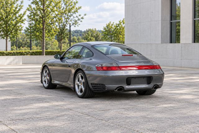 Porsche 911 · 2002